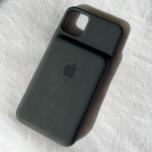11 Pro Max - Apple Charging Case - USED ONCE - Black